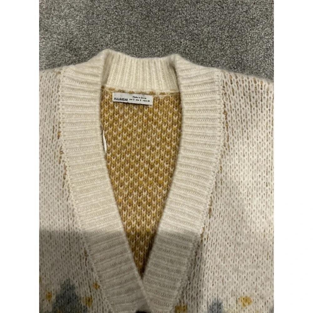 Pull And bear V-Neck Single-Breasted Jacquard Knit Cardigan Oversize  Size Small